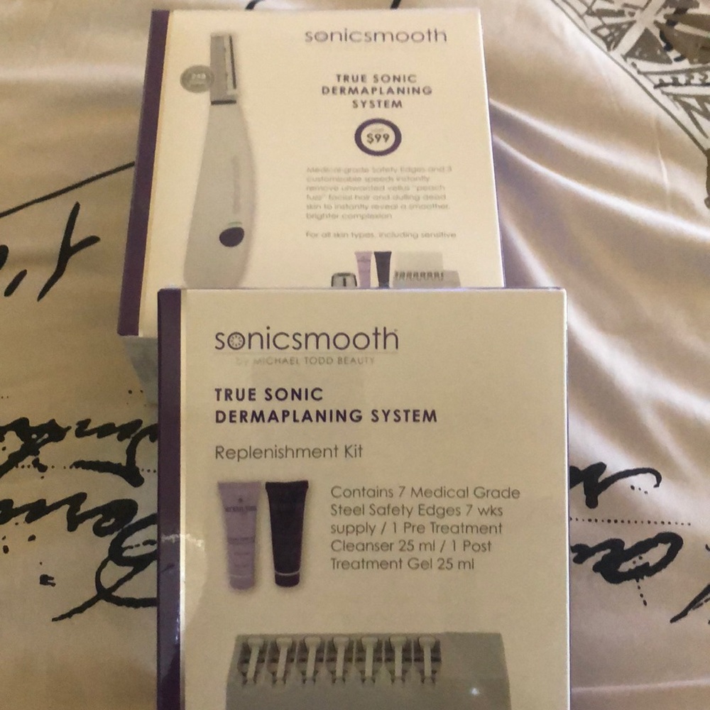 Dermaplaning  System with replenishing kit